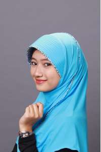 Bergo Stela Kalung Biru